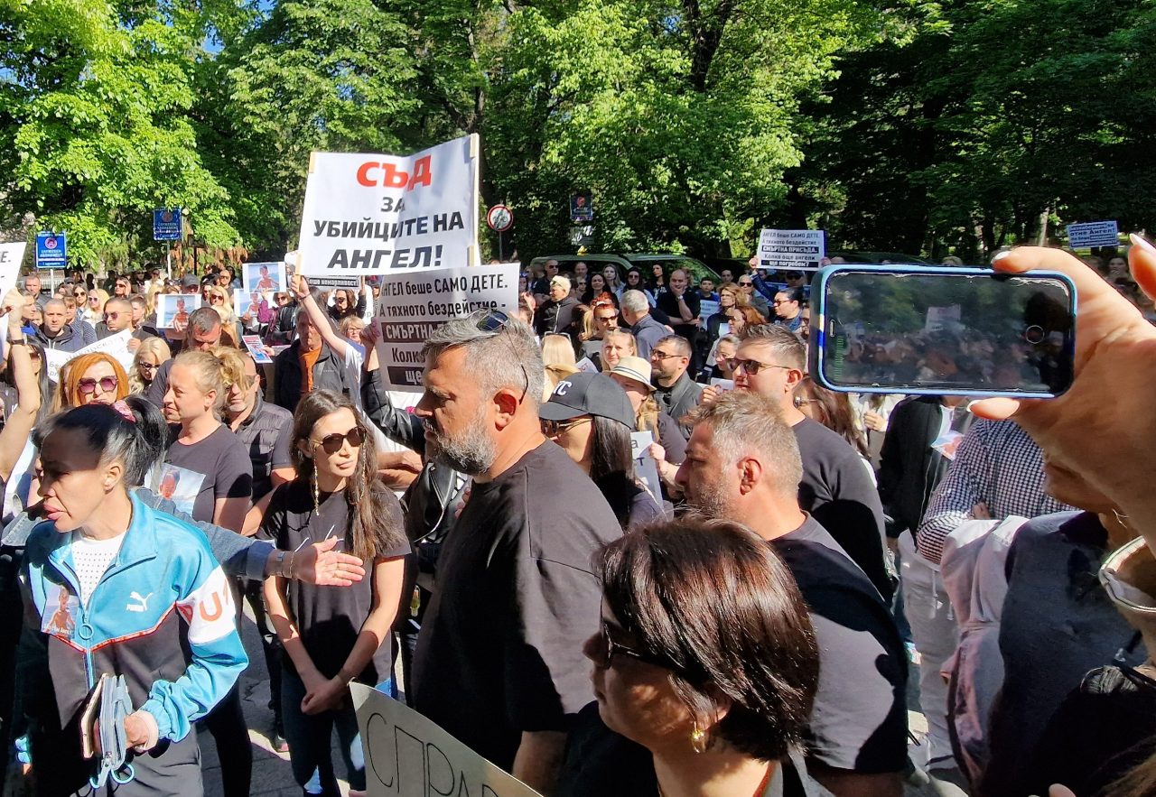 Пловдив - протест - дете - клиника Пловдив - протест - дете - клиника