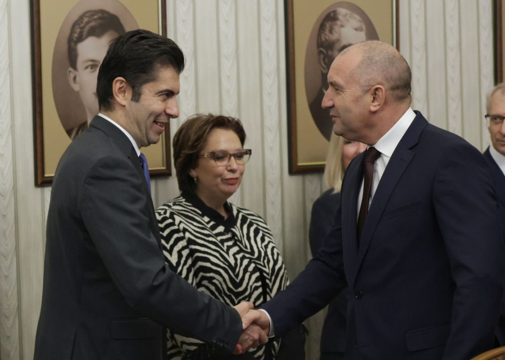 Асен В., Кирил П., Лена Б., Румен Р… Пиша имената им така, както МВР и ПРБ ще ги пишат скоро, докато ги арестуват