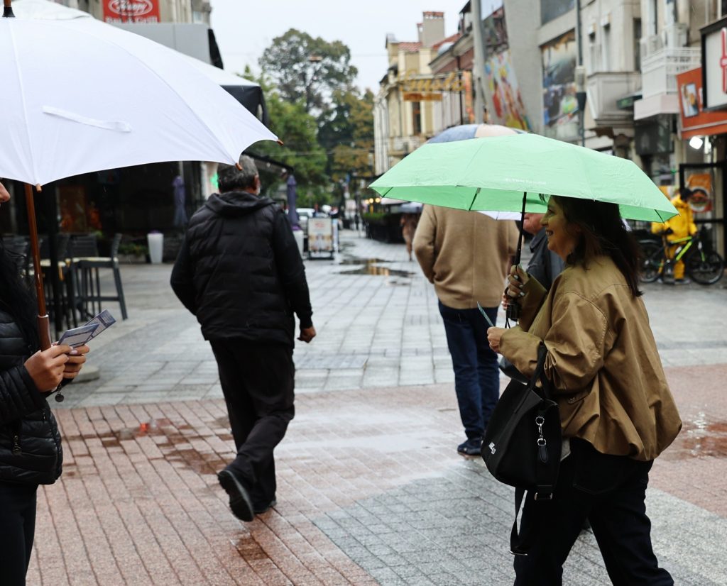 Няма да повярвате до колко жители се стопи България! Всички общини са с отрицателен прираст