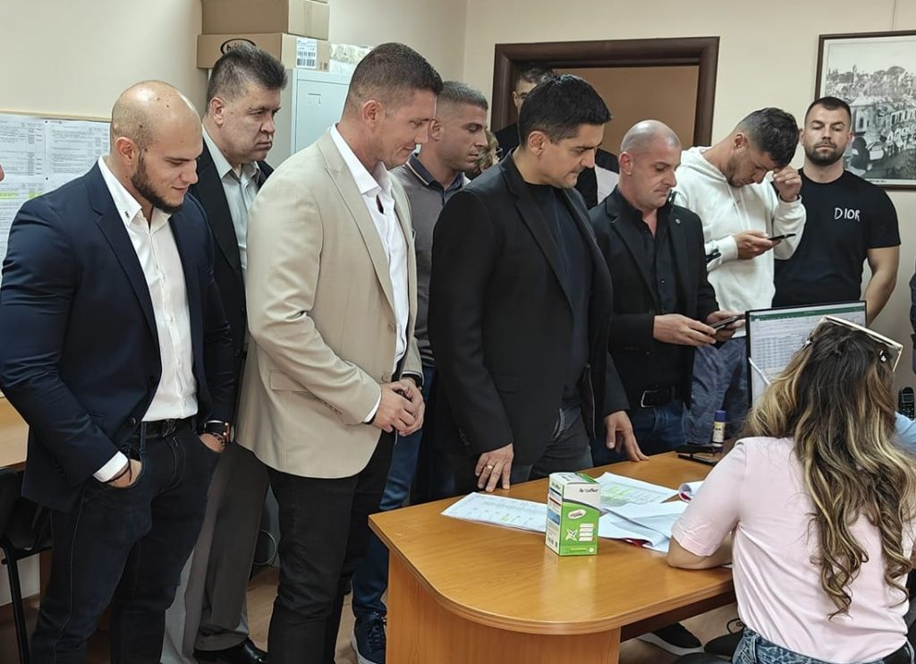 Голям пловдивски срам: Гонят от „Ергенът“ пловдивският авер на Руди Гела, гаджето му си тръгва сама