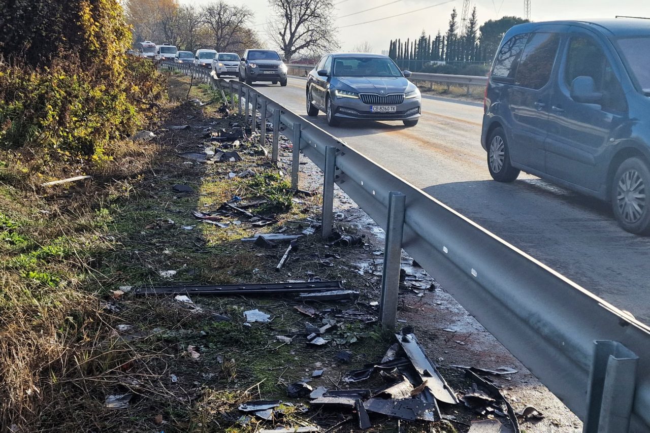 ec9cd8c4-97e9-46eb-8bc0-5b34a9f08b0e ec9cd8c4-97e9-46eb-8bc0-5b34a9f08b0e