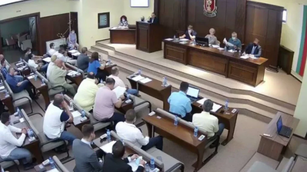 Общинар в Хасково съди колега от ГЕРБ, че го нарекъл „лъжец“! Наранил се много, искът е за 100 000 лева