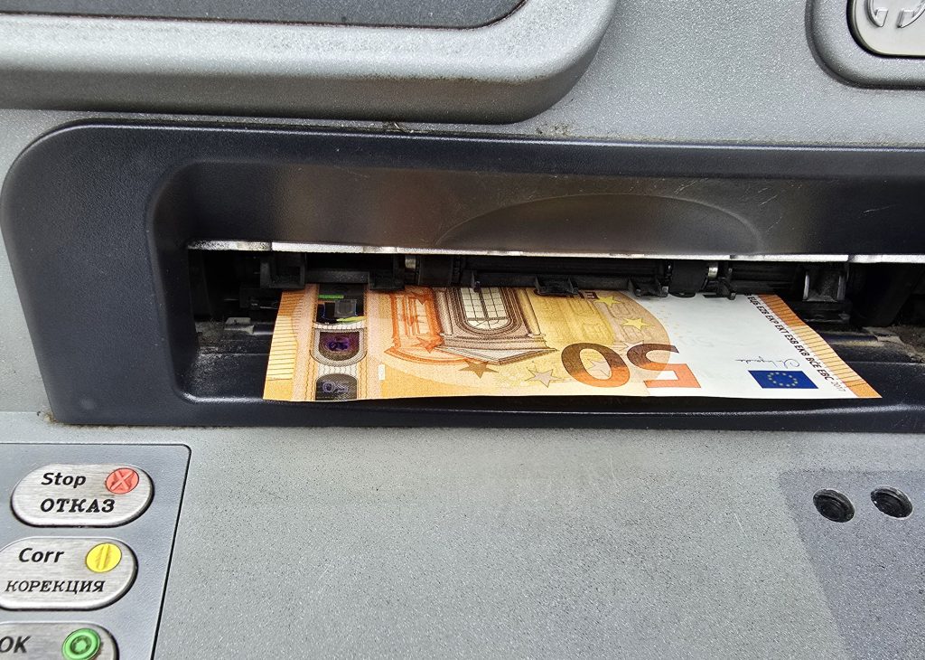 Шефът на пловдивските джипита ревна срещу еврото: Вместо да преглеждаме, броим центове